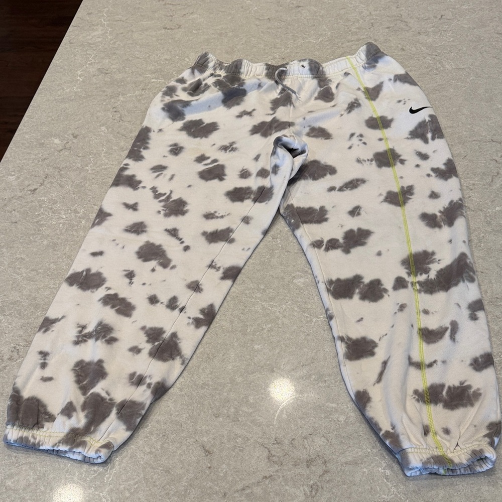Nike Women’s- size large- Tye Dyed Sweatpants